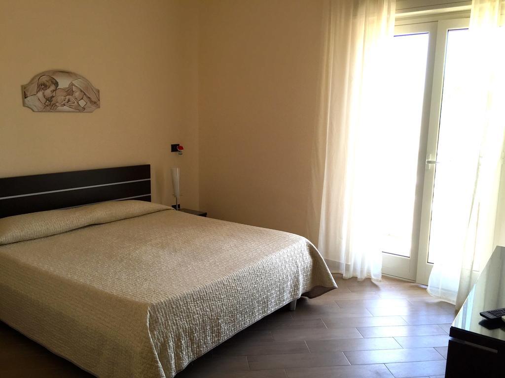 Costa Del Sol Bed & Breakfast Porto Empedocle Luaran gambar