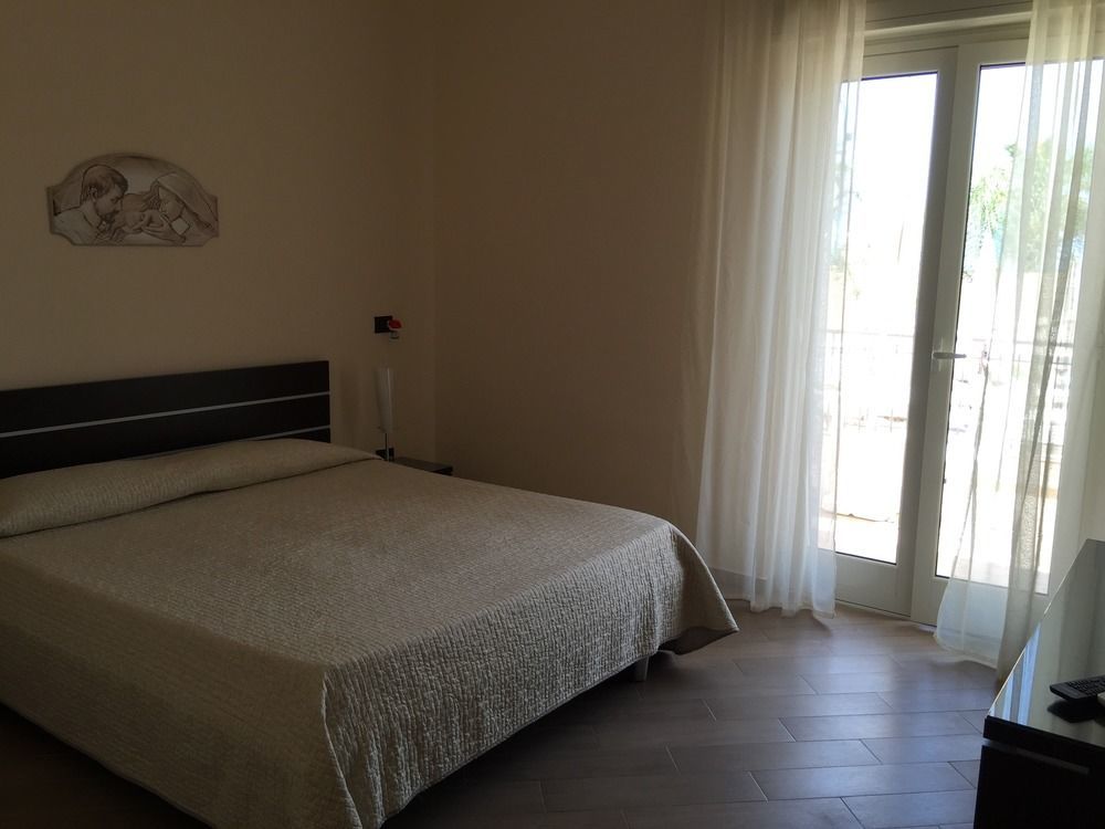 Costa Del Sol Bed & Breakfast Porto Empedocle Luaran gambar